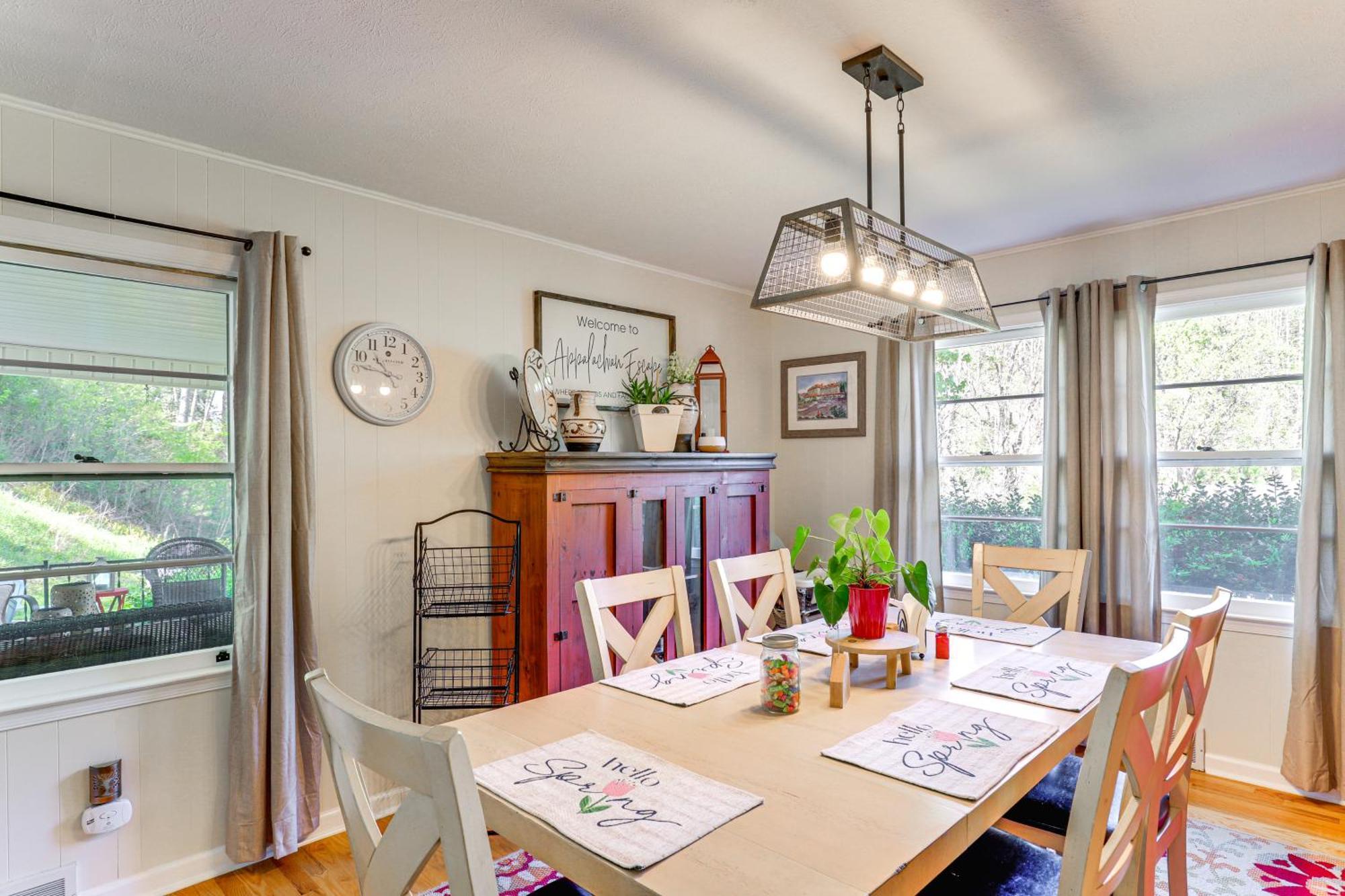 Updated Marshall Home With Fire Pit And Game Room! Dış mekan fotoğraf